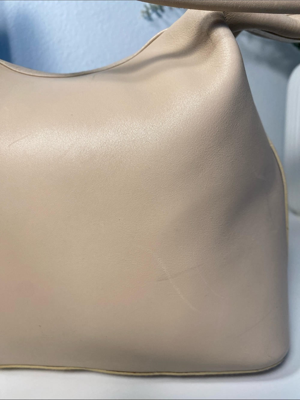 GUCCI 1990’s Tom Ford Calfskin Leather Shoulder Bag In Ivory - Picture 17 of 17